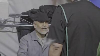  امیر سیاری فرمانده قرارگاه جنگ ارتش درحال پخش نذری