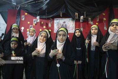  یاد دانش‌آموزان شهید میناب در حسینیه حیات طیبه