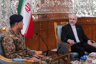  قالیباف در دیدار با فرمانده ارتش پاکستان: ایران برای برقراری صلح و امنیت کامل در منطقه مصمم است