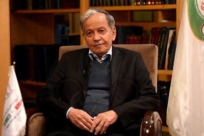  آوش کنار یک همراه قدیمی؛ برای جمشید حمیدی آرزوی سلامتی داریم