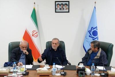 پزشکیان: در حوزه اقتصادی با انسجام، هماهنگی و تصمیم‌گیری‌های به‌موقع، از ثبات کشور صیانت کنیم