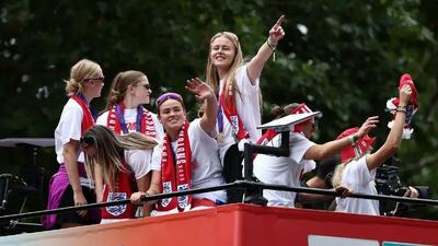  سه شیرها صدرنشین مقتدر گروه شدند