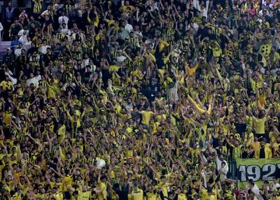  هواداران الاتحاد تمرین پنجشنبه را به آتش می‌کشند