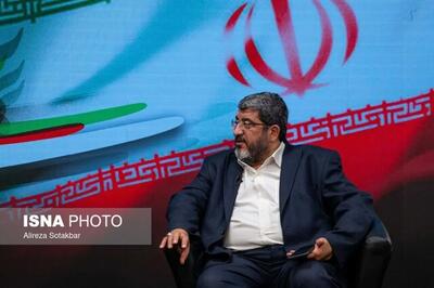  فواد ایزدی: این نظامی حاضر در مذاکرات، مهره آمریکاست!