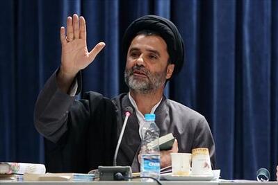  نبویان: ادعای محاصره دریایی آمریکا «یک شوخی شکست خورده» است
