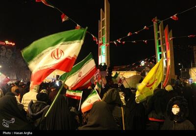  قرائت پیام سردار قاآنی برای آتش‌بس لبنان در میدان انقلاب تهران - تسنیم