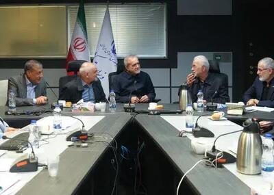  پزشکیان: تفویض اختیار به مدیران استانی کلید موفقیت