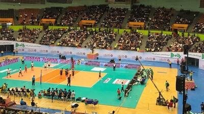  سالن دوازده هزار نفری آزادی با موشک تخریب شد  