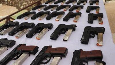  دستگیری قاچاقچیان اسلحه و کشف ۱۰ قبضه کلت توسط مرزبانان  