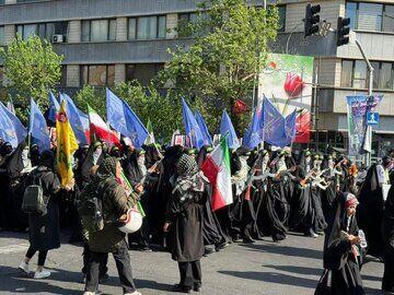  تصاویری از رزمایش دختران جان فدا / موتورسواری با اسلحه صورتی + عکس