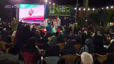  زوج روشندل اصفهانی در میدان عروسی گرفتند + فیلم