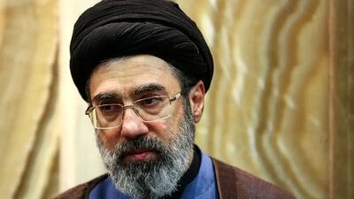  عکس قیمت و مارک  کفش  اسپورت سیدمجتبی خامنه‌ای فرزند رهبری سوم انقلاب ! / با دیدن برند و قیمتش شوکه می شوید