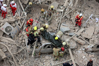  50 روز پس از جنگ؛ وعده‌ های حمایتی روی کاغذ ماند / از قطع خطوط همراه اول به دلیل بدهی تا جریمه‌ های بانکی و قبوض بالای خانه های خالی!