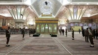 تجدید میثاق جمعی از فرماندهان ارشد و رزمندگان ارتش با امام خمینی (ره)