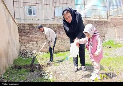  اجرای پویش «نهال امید» در مدارس زاهدان  فیلم - تسنیم
