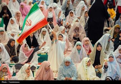  مصلای زنجان با حضور دختران  رنگِ کرامت گرفت تصاویر - تسنیم
