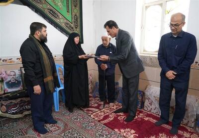  دیدار سرپرست اداره‌کل ورزش بوشهر با خانواده شهید سردار اسماعیل احمدی - تسنیم