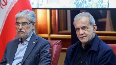  نخبگان و دانشگاهیان برای حل مشکلات کشور به میدان بیایند