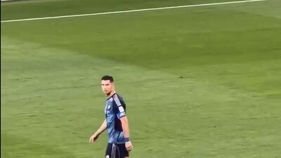  عصبانیت و واکنش رونالدو به تشویق مسی در ورزشگاه!