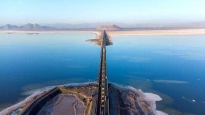  اینفوگرافیک| دریاچه ارومیه این روزها دیدنی شده است