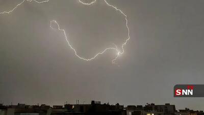  تصاویری از رعد و برق وحشتناکِ امشب در تهران