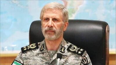  امیرحاتمی: ارتش دست به ماشه و گوش به فرمان است