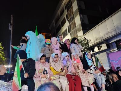  از اشک‌های میناب تا لبخند فرشته‌ها؛ خیابان کشوردوست گلستان شد + فیلم و عکس