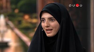  حضرت آیت‌الله مجتبی خامنه‌ای در سالن‌ تئاتر تهران