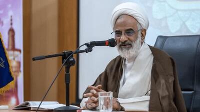  نماینده ولی‌فقیه در سپاه: هرکسی وحدت ملت را ضعیف جلوه دهد بلندگوی دشمن است / مذاکره هر زمانی که دشمن ما قبول کند که ما از موضع برنده هستیم و او در موضع بازنده است و شرایط ما را بپذیرد، قابل قبول است / هر زمانی که با نظر ولایت، میدان جنگ از میدان موشکی به میدان مذاکره تبدیل شود، همین مردم حمایت خواهند کرد