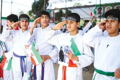  ایستاده می‌میریم