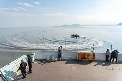  در باد این آب دریاچه نخوابید