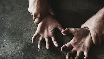  درخواست بی حیایی مرد بی‌غیرت از زن جوانش