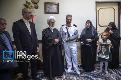  دیدار مسئولان کرمانشاه با جانباز ناوشکن دنا