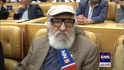  داریوش ارجمند: بعد از شنیدن خبر شهادت رهبر انقلاب یک ماه مریض شدم + فیلم