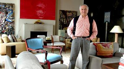  پسرعموی فرح دیبا: رضا پهلوی خائن و وطن‌فروش است