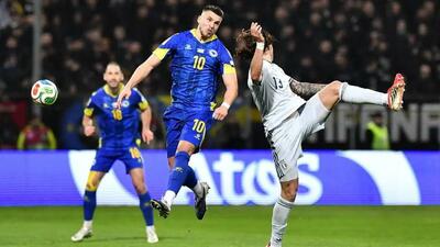  سوسن‌های طلایی در شب تاریک سیاست