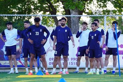  تمرین با انگیزه ملی‌پوشان در کمپ تیم‌های ملی/ قلعه‌نویی پا به توپ شد