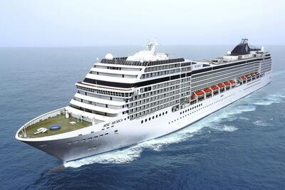  بی توجهی کشتیِ های مرتبط با ایران به تنگهٔ هرمز + عکس