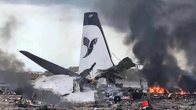  حضور در باند فرودگاه مهرآباد برای اولین بار بعد از جنگ علیه ایران