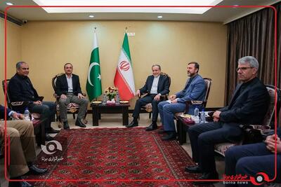  گفتگو تلفنی عراقچی با وزیر امور خارجه و فرمانده ارتش پاکستان درباره آتش‌بس