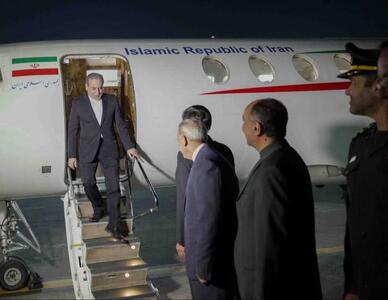  ببینید / ویدیویی از  ورود عراقچی و هیأت همراه به اسلام‌آباد