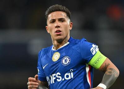  علاقه منچسترسیتی به جذب هافبک جنجالی چلسی