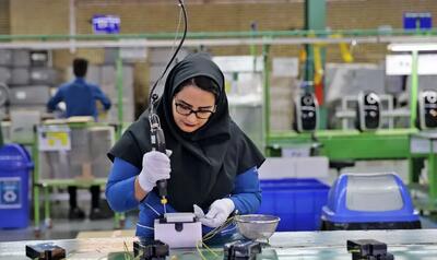  بهروزآذر: سهم یک‌سومی زنان از آمار بیمه بیکاری در جنگ اخیر / قطعی اینترنت به مشاغل غیررسمی بانوان آسیب جدی زد