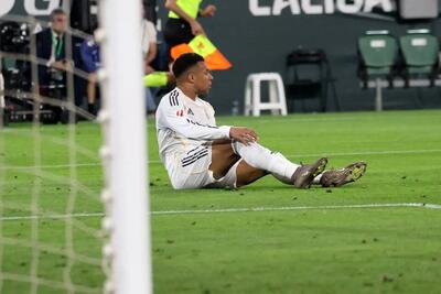  رئال مادرید امشب جام را تقدیم بارسا کرد