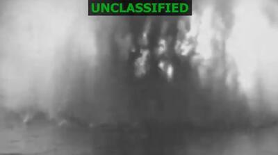  تصاویر حمله آمریکا به شناوری در اقیانوس آرام