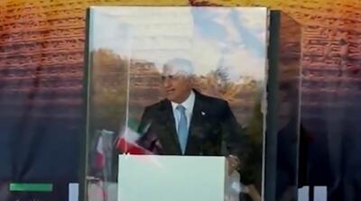  قرار دادن رضا پهلوی در آکواریوم از ترس سس خرسی!