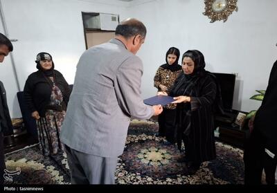  اعزام گروه‌هایی برای سرکشی به خانواده‌های شهدا در کشور - تسنیم