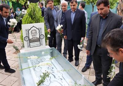  کارگران استان فارس در سختی‌ها اجازه توقف تولید ندادند - تسنیم