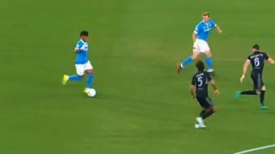  پاس گل دروازه بان ناپولی از زاویه متفاوت