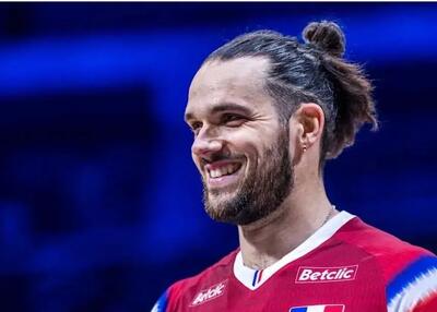  قهرمان المپیک کاپیتان جدیدش را معرفی کرد